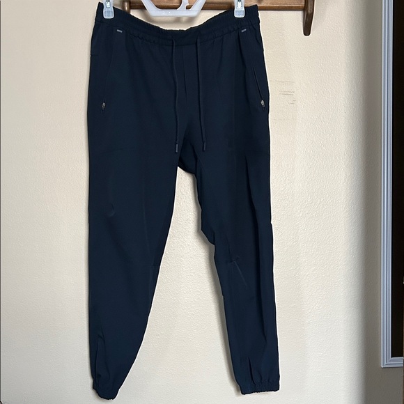 Lululemon License to Train Jogger in Navy Size XL
